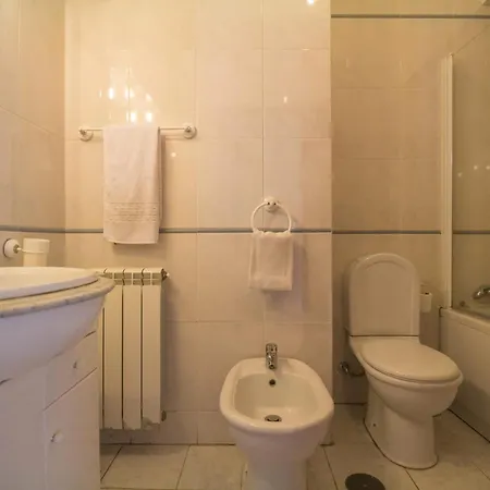 Artur Bivar - T4 Familiar Junto Ao Parque Desportivo Da Rodovia - *