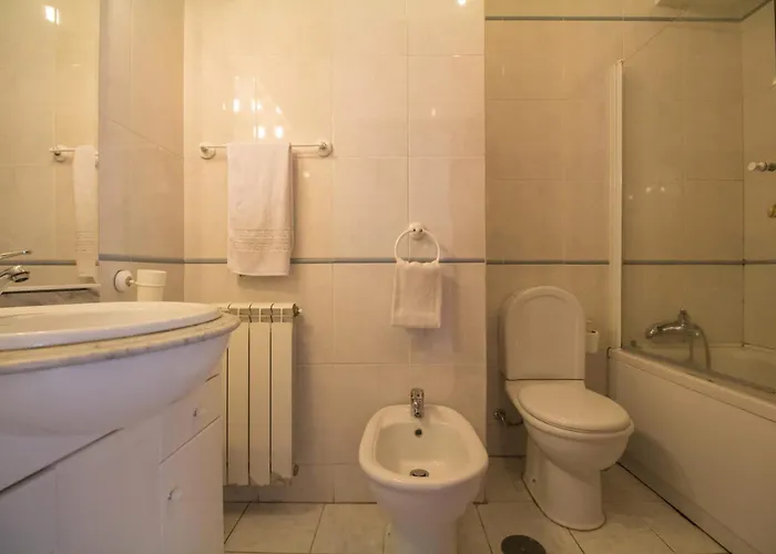 Artur Bivar - T4 Familiar Junto Ao Parque Desportivo Da Rodovia - *