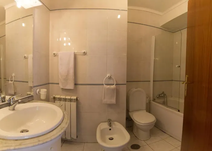 Apartment Artur Bivar - T4 Familiar Junto Ao Parque Desportivo Da Rodovia - *